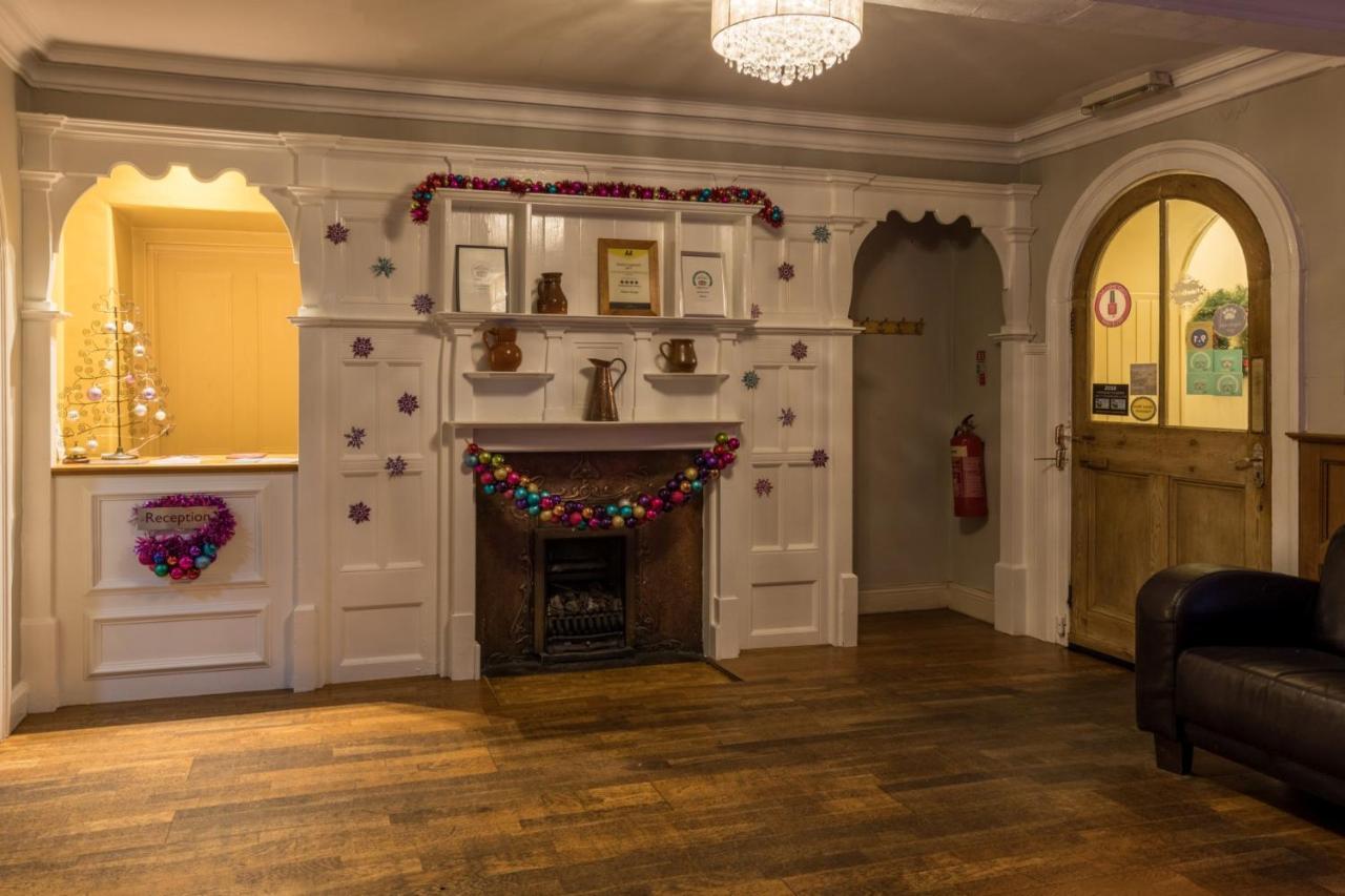Alston House Hotel Buitenkant foto
